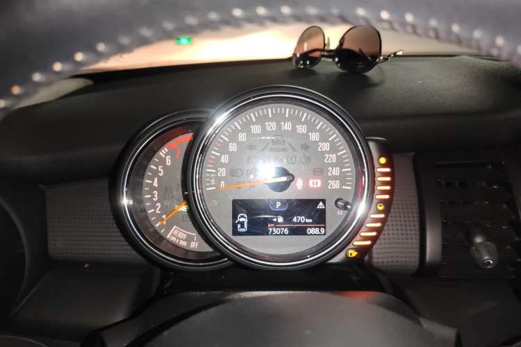 Used MINI 2014 1.5T COOPER Fun Instrument Cluster