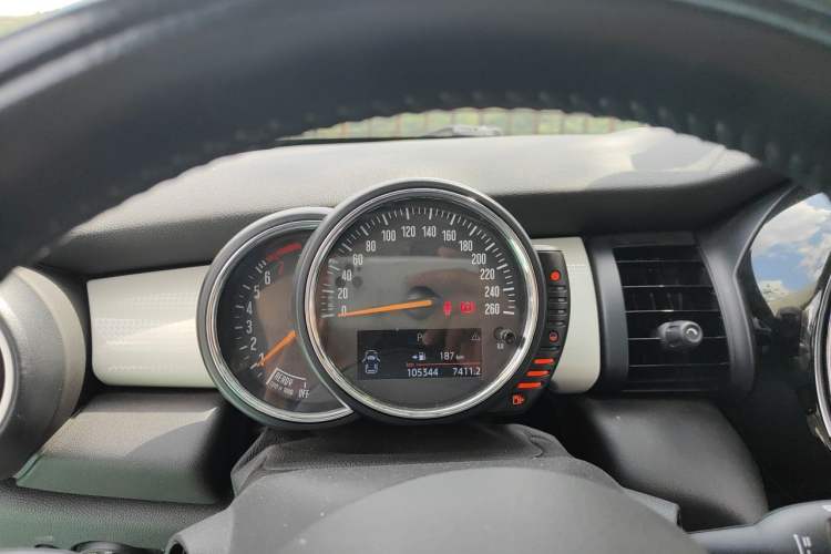 Used MINI 2014 1.5T COOPER Fun Instrument Cluster