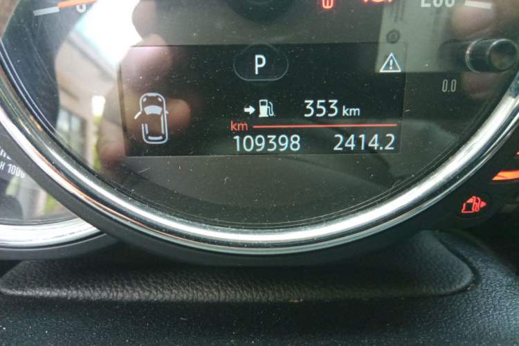 Used MINI 2014 2.0T COOPER S Fun Odometer Close Up
