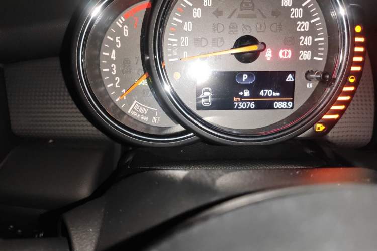 Used MINI 2014 1.5T COOPER Fun Odometer Close Up