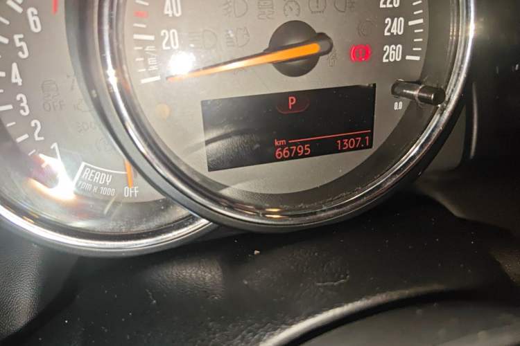 Used MINI 2014 1.5T COOPER Fun Odometer Close Up