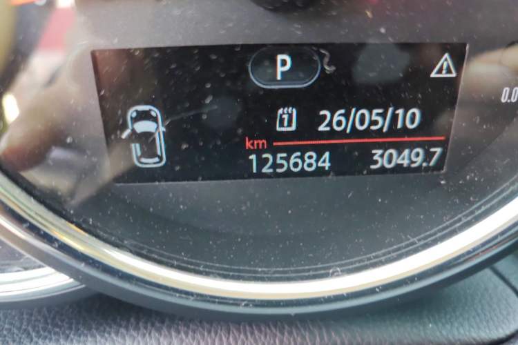 Used MINI 2014 1.5T COOPER Excitement Odometer Close Up