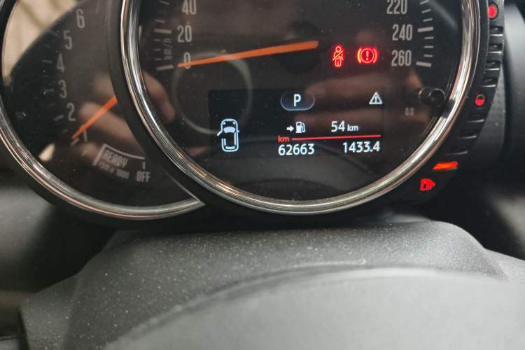 Used MINI 2014 1.5T COOPER Fun Odometer Close Up