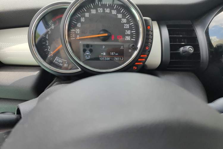 Used MINI 2014 1.5T COOPER Fun Odometer Close Up