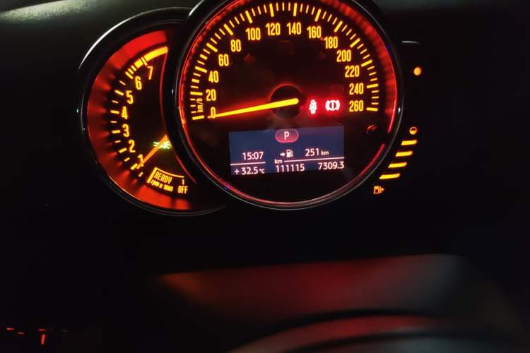 Used MINI 2014 1.5T COOPER Fun Odometer Close Up