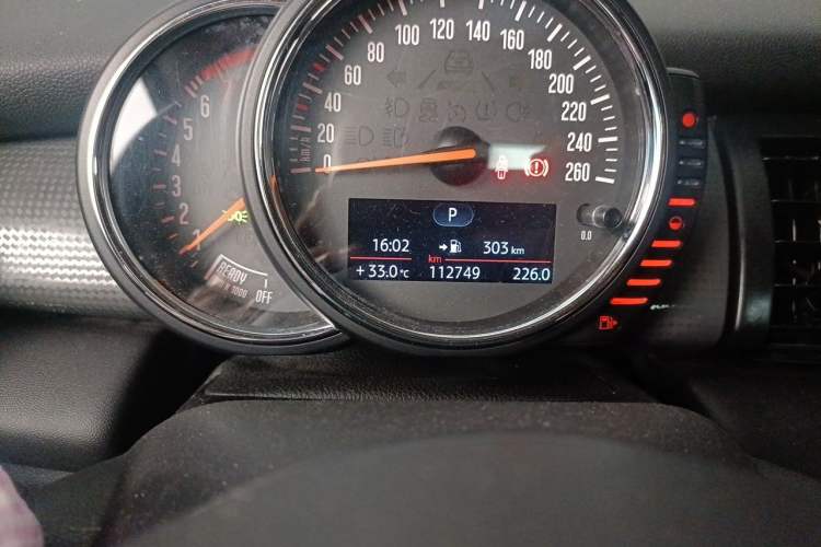 Used MINI 2014 1.5T COOPER Fun Odometer Close Up
