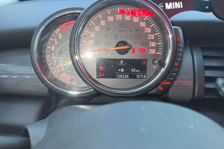 Used MINI 2014 1.5T COOPER Excitement Odometer Close Up
