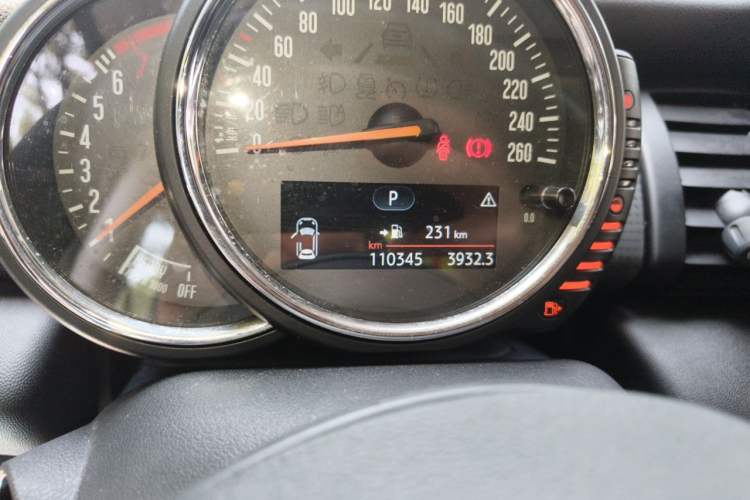 Used MINI 2014 1.5T COOPER Excitement Odometer Close Up