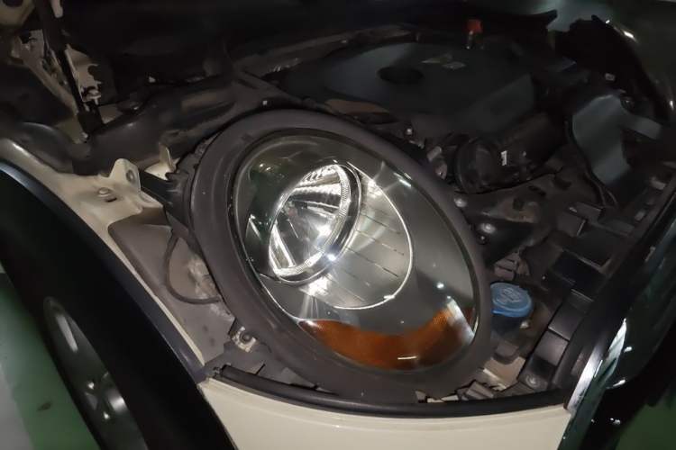 Used MINI 2014 1.5T COOPER Fun Right Front Headlight
