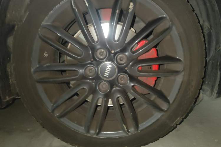 Used MINI 2014 2.0T COOPER S Excitement Right Front Wheel Hub
