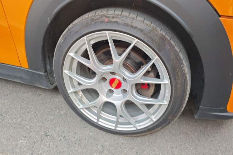 Used MINI 2014 2.0T COOPER S Excitement Right Front Wheel Hub
