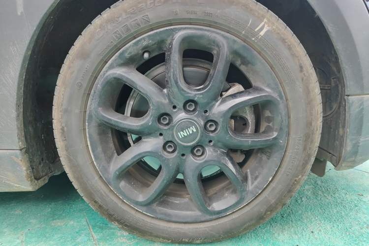 Used MINI 2014 1.5T COOPER Fun Right Front Wheel Hub