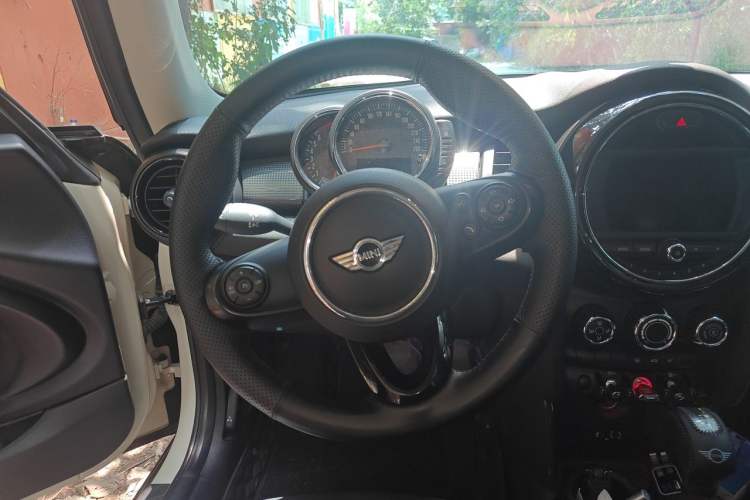 Used MINI 2014 1.5T COOPER Fun Steering Wheel