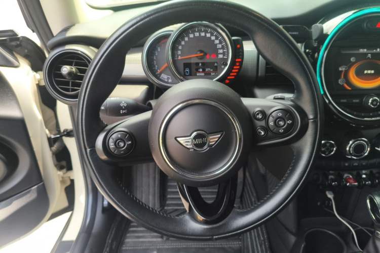 Used MINI 2014 1.5T COOPER Fun Steering Wheel