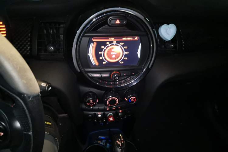 Used MINI 2014 2.0T COOPER S Fun Audio And AC Panel
