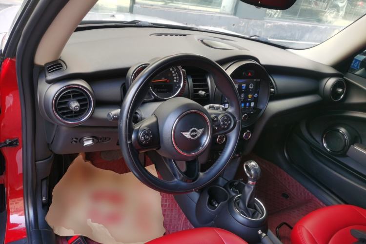 Used MINI 2014 1.2T ONE+ Center Console