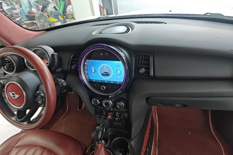 Used MINI 2014 1.2T ONE+ Center Console