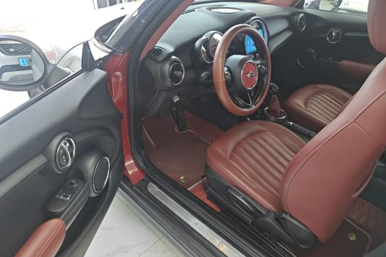 Used MINI 2014 1.2T ONE+ Driver Seat