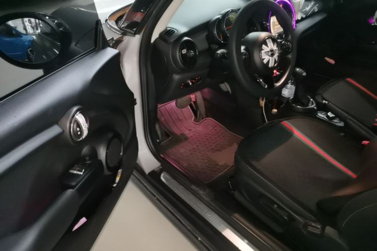 Used MINI 2014 1.5T COOPER Fun Driver Seat