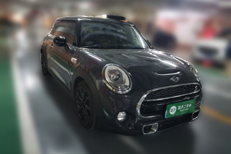 Used MINI 2014 2.0T COOPER S Fun Front Right 45 Deg