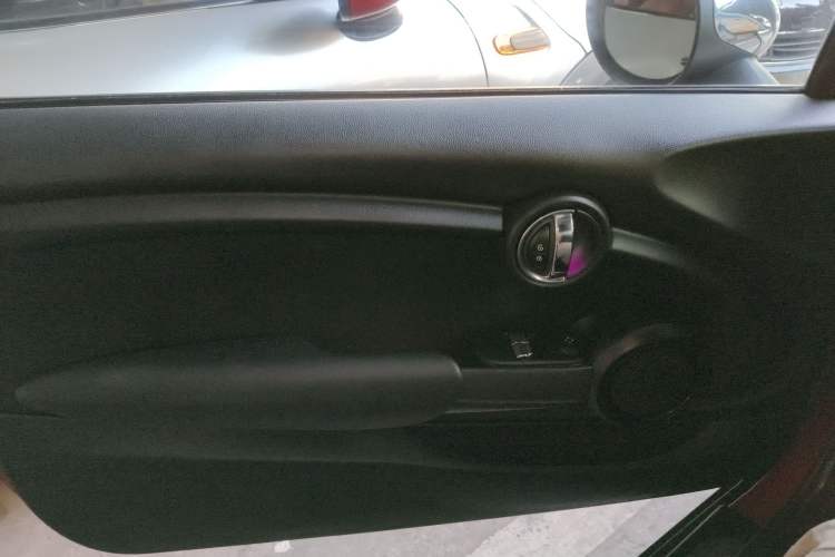 Used MINI 2014 1.5T COOPER Fun Interior 2