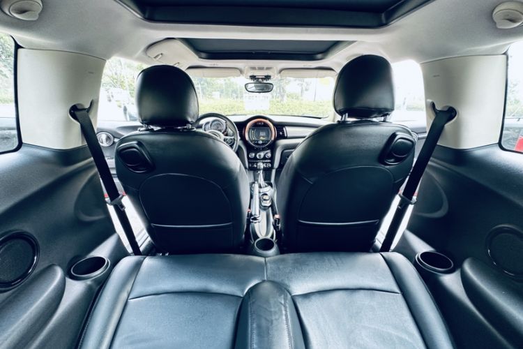 Used MINI 2014 1.5T COOPER Fun Interior 5