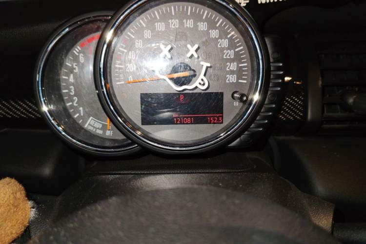 Used MINI 2014 1.5T COOPER Fun Odometer Close Up