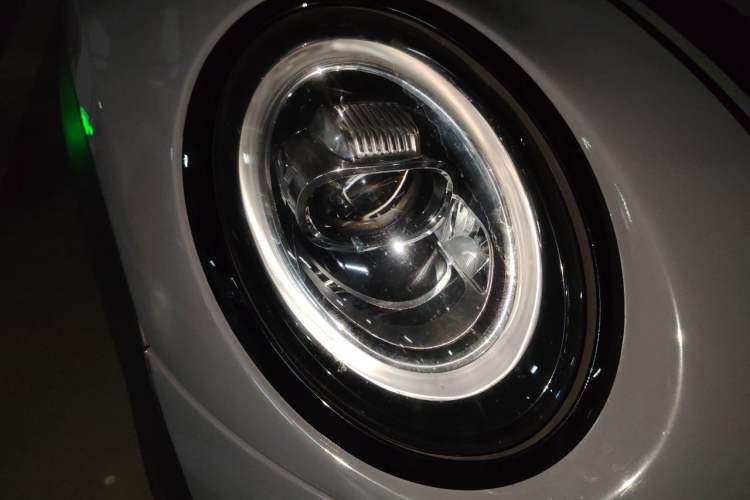 Used MINI 2014 1.5T COOPER Fun Right Front Headlight