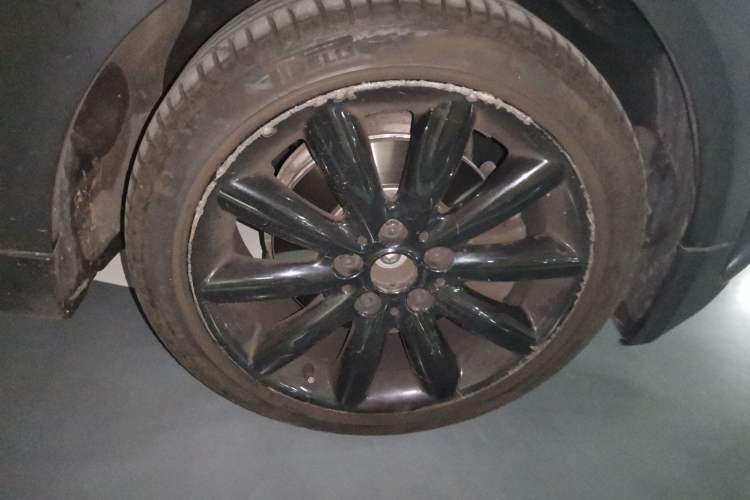 Used MINI 2014 2.0T COOPER S Fun Right Front Wheel Hub