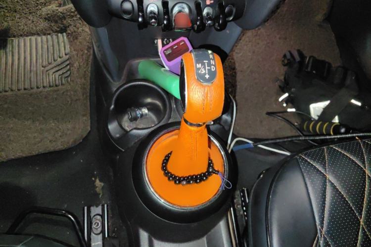 Used MINI 2014 1.2T ONE+ Gear Lever