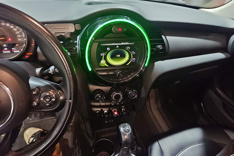 Used MINI 2014 1.5T COOPER Fun Audio And AC Panel