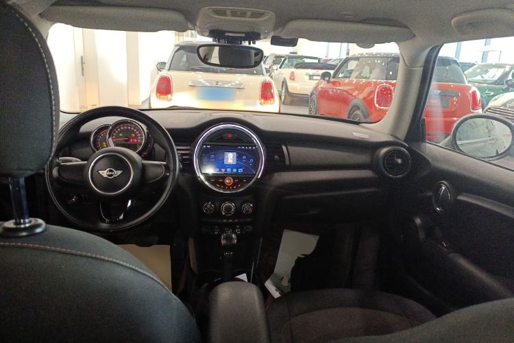 Used MINI 2014 1.2T ONE Center Console