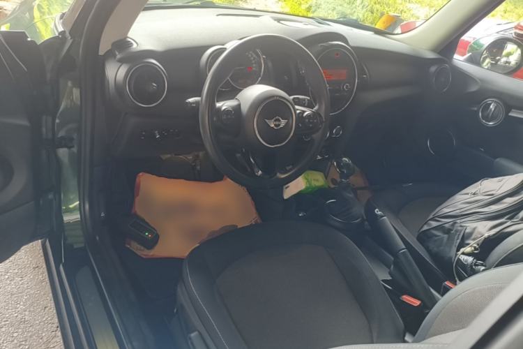 Used MINI 2014 1.2T ONE+ Center Console