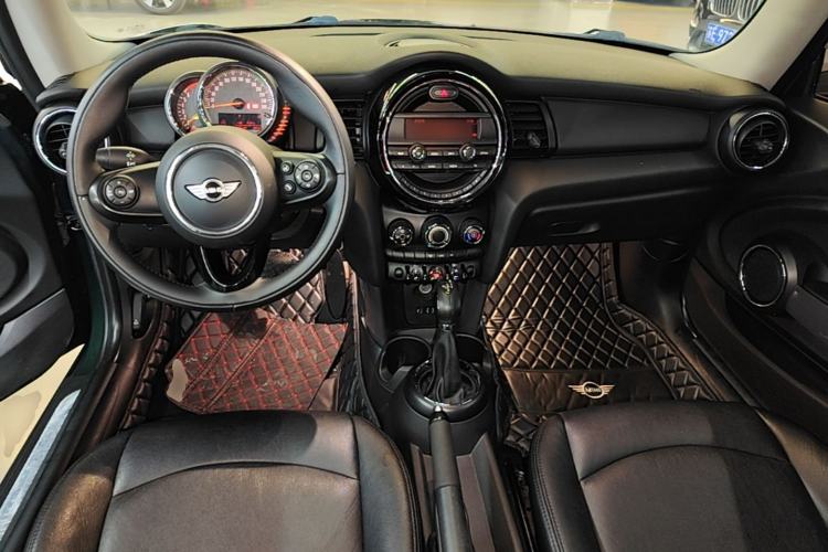 Used MINI 2014 1.2T ONE+ Center Console