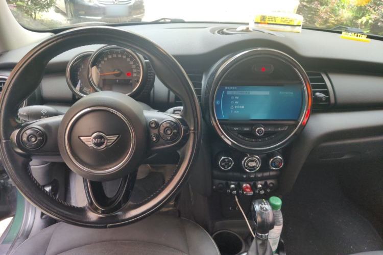 Used MINI 2014 1.2T ONE+ Center Console