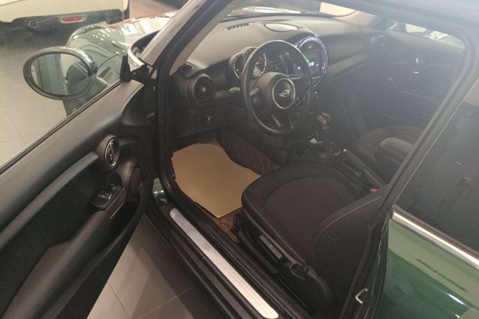 Used MINI 2014 1.2T ONE Driver Seat