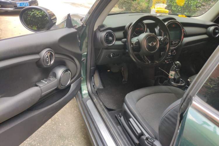 Used MINI 2014 1.2T ONE+ Driver Seat
