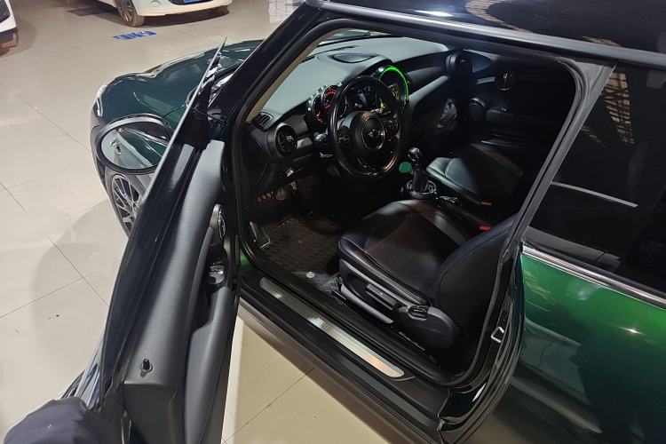Used MINI 2014 1.5T COOPER Fun Driver Seat