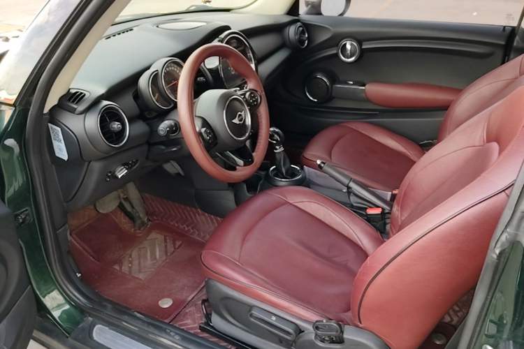 Used MINI 2014 1.2T ONE+ Driver Seat