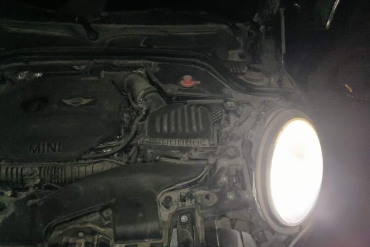 Used MINI 2014 2.0T COOPER S Excitement Engine Bay Left