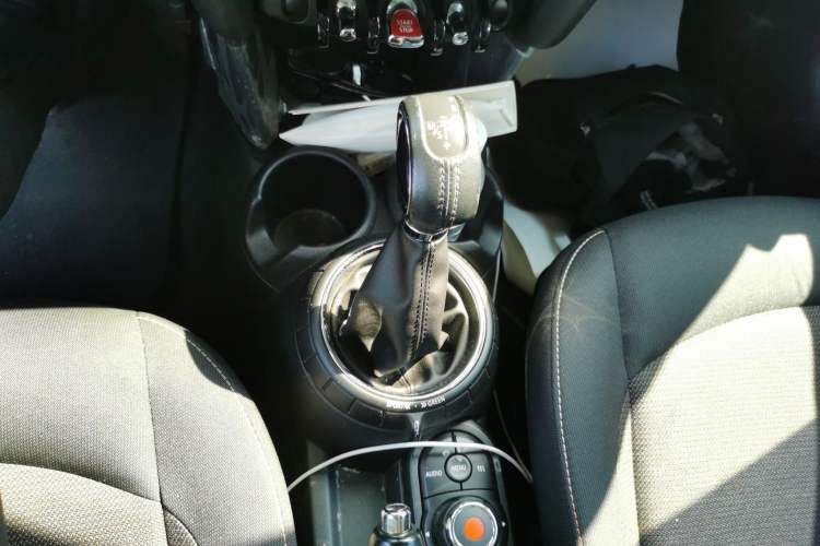 Used MINI 2014 1.5T COOPER Fun Gear Lever