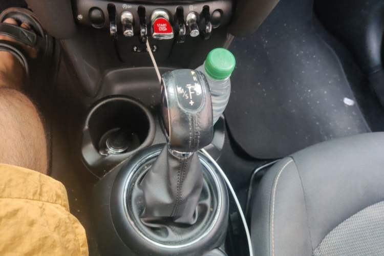 Used MINI 2014 1.2T ONE+ Gear Lever