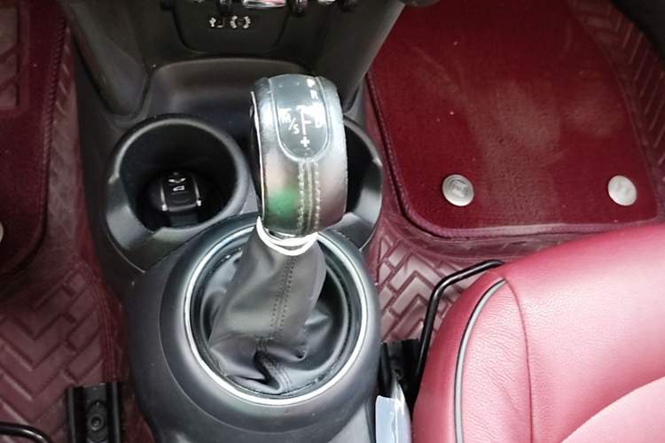 Used MINI 2014 1.2T ONE+ Gear Lever