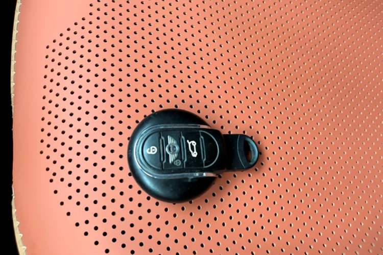 Used MINI 2014 1.5T COOPER Fun Interior 1