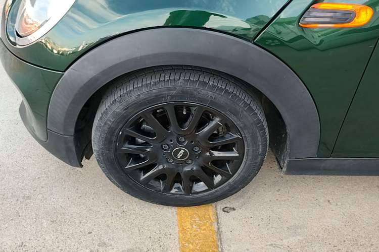 Used MINI 2014 1.2T ONE+ Left Front Wheel Hub