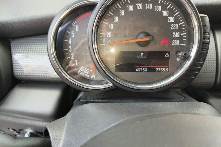 Used MINI 2014 1.5T COOPER Fun Odometer Close Up