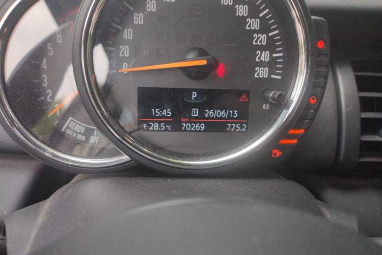 Used MINI 2014 1.2T ONE+ Odometer Close Up