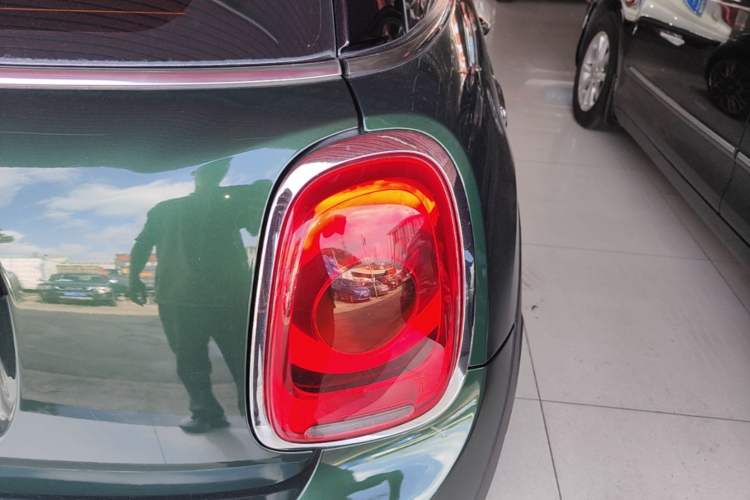 Used MINI 2014 2.0T COOPER S Fun Right Rear Taillight