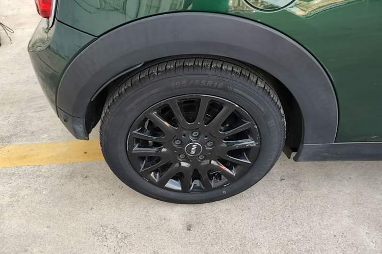 Used MINI 2014 1.2T ONE+ Right Rear Wheel Hub