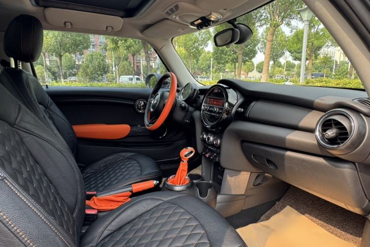 Used MINI 2014 1.2T ONE+ Interior 4